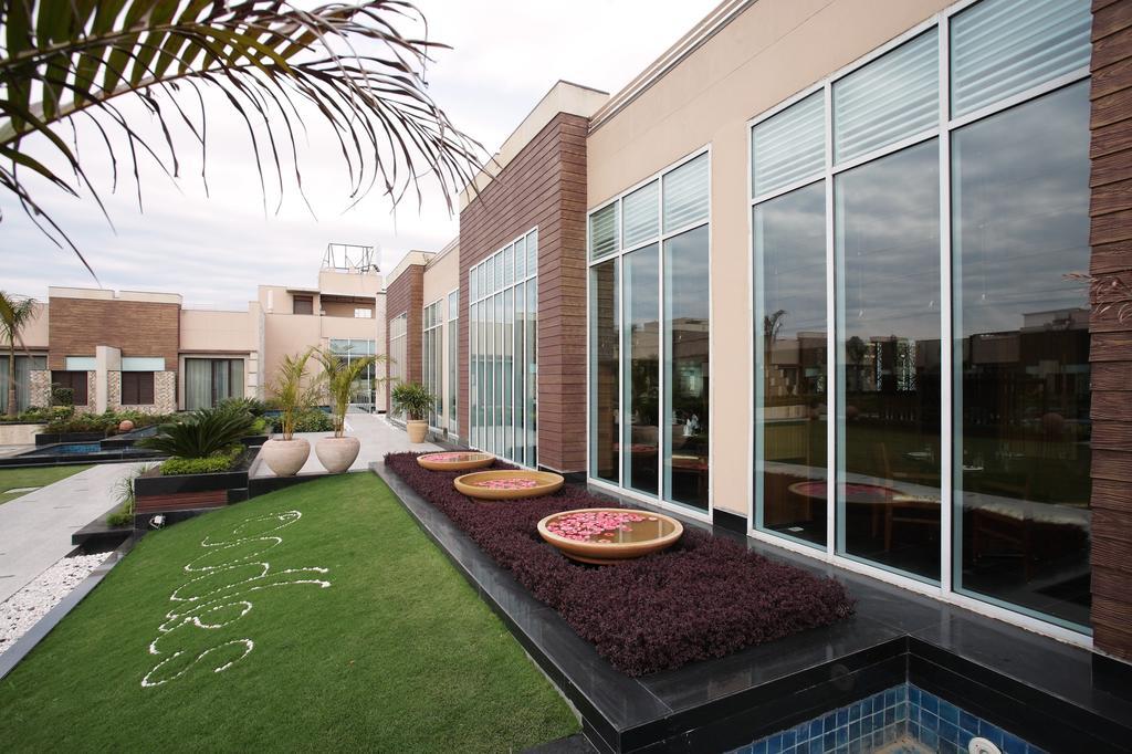 Oodles Hotel Neu-Delhi Exterior foto