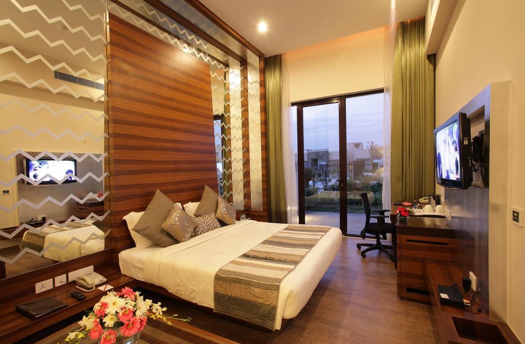 Oodles Hotel Neu-Delhi Exterior foto